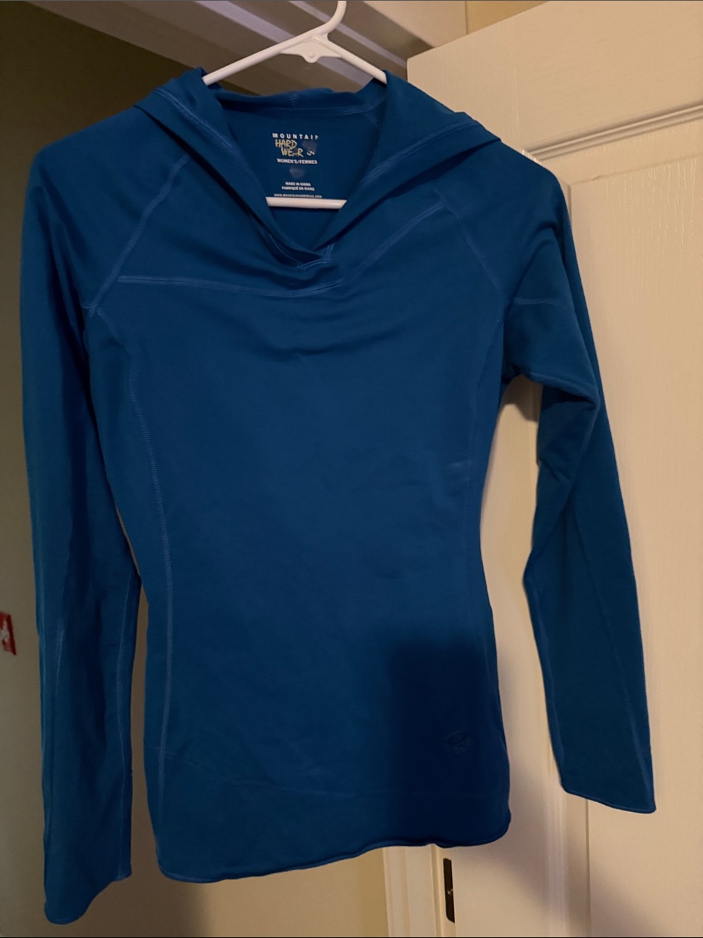 Mountain Hardwear Women's Teal Blue Hooded Performance Pullover